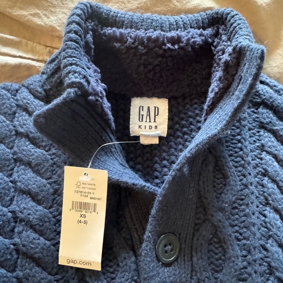 GAP Kids Sweater - Picture 2 of 5
